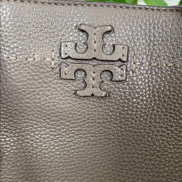 Tory Burch Brown Shoulder Bag with Pebbled Leather and Tassel - Picture 10 of 12